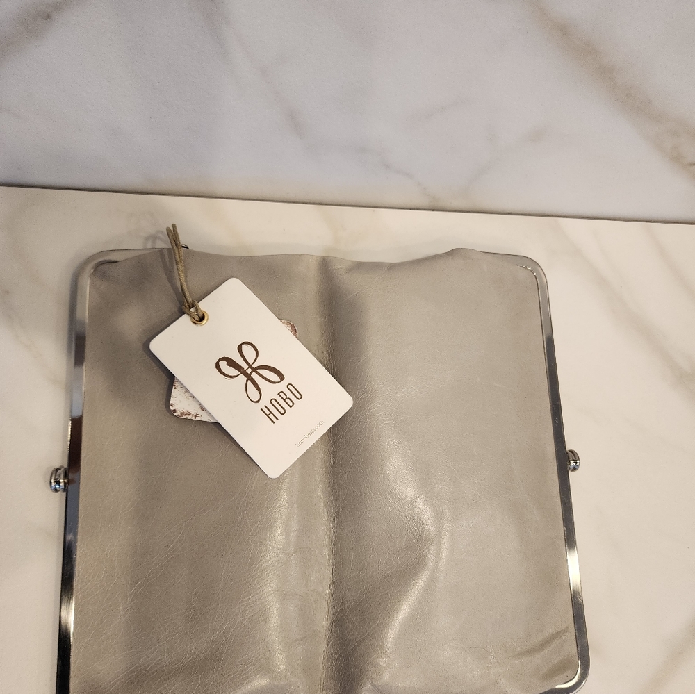 NWTO Hobo, The Lauren cluth-wallet. Grey.. brand new,  never used. - Picture 13 of 16